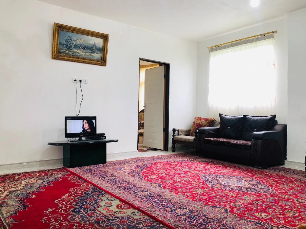 سوییت دو خواب زیبا رشت در باغ ویلای ۳۰۰۰ متری