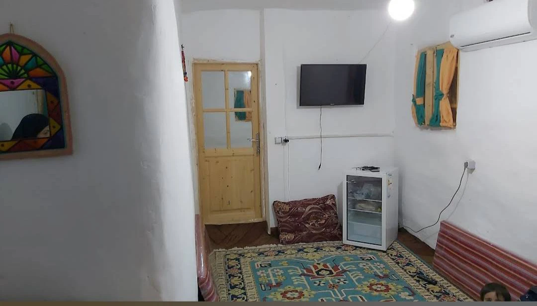 اقامتگاه بومگردی تلارسر تخسم رشت