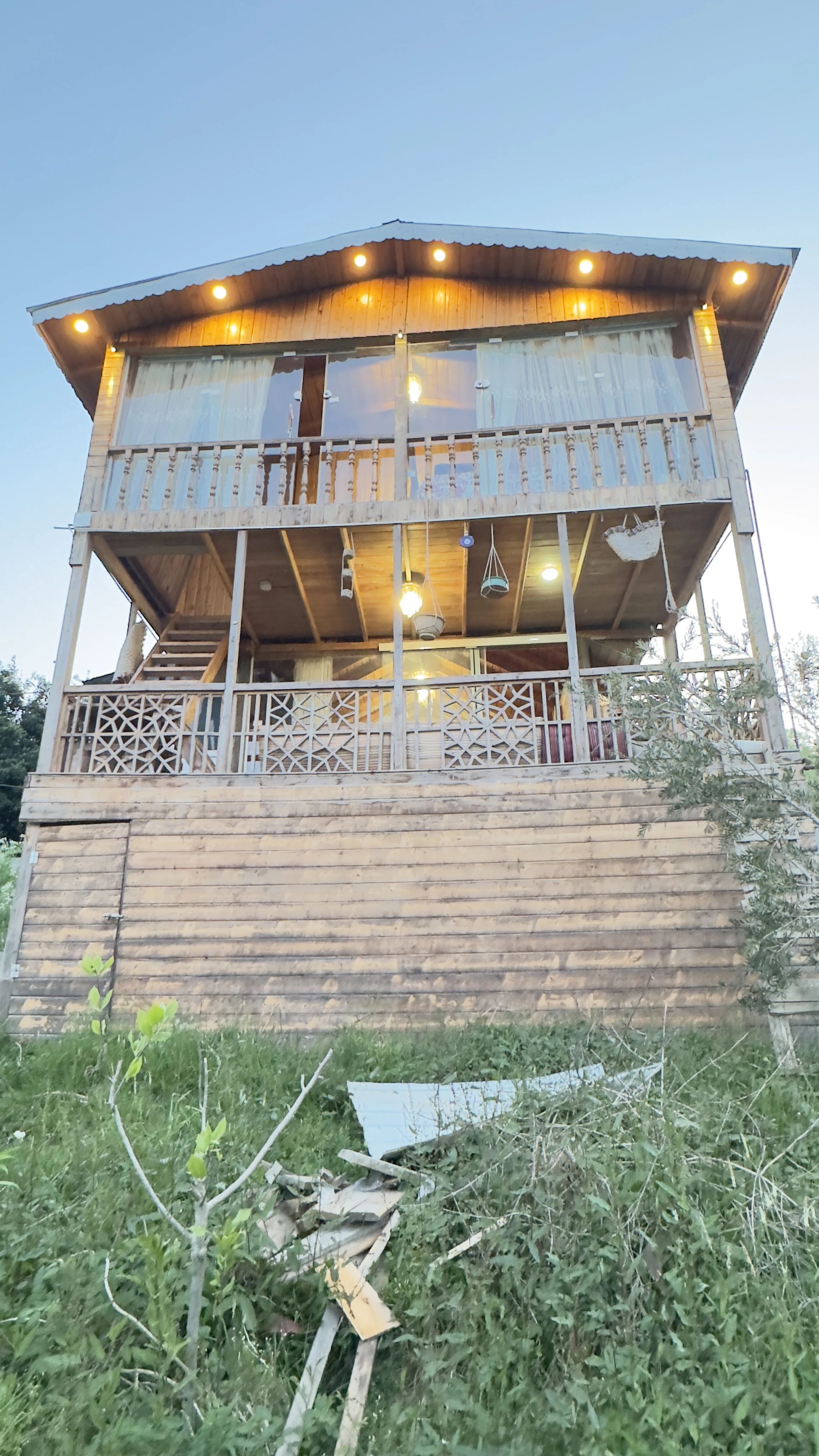 کلبه چوبی جنگلی