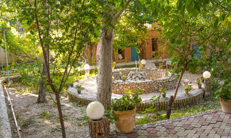 اقامتگاه سرای مادری(صنوبر) خوانسار