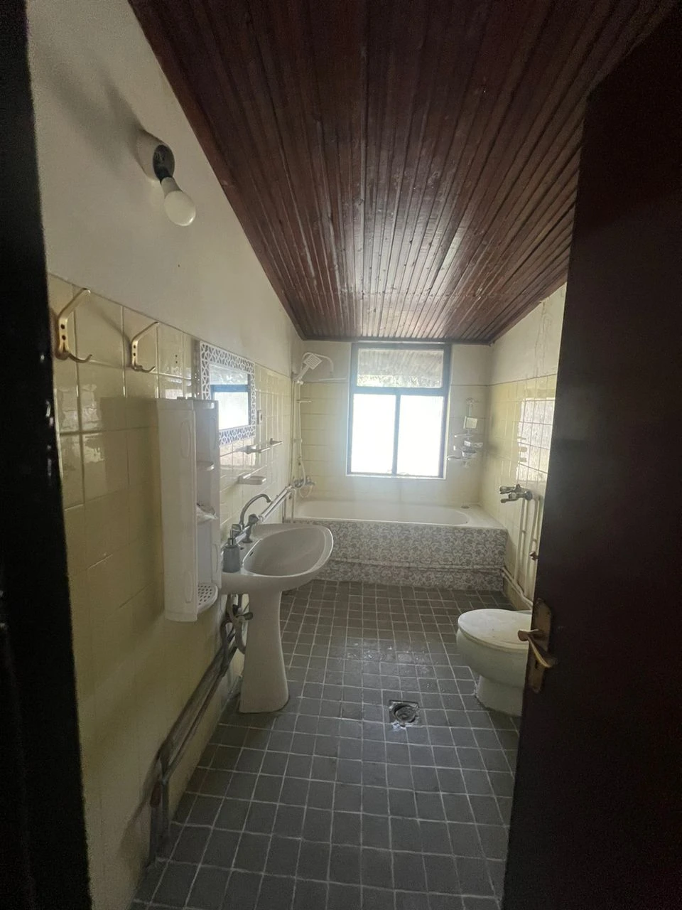 ساحلی شهرکی دربست چابکسر