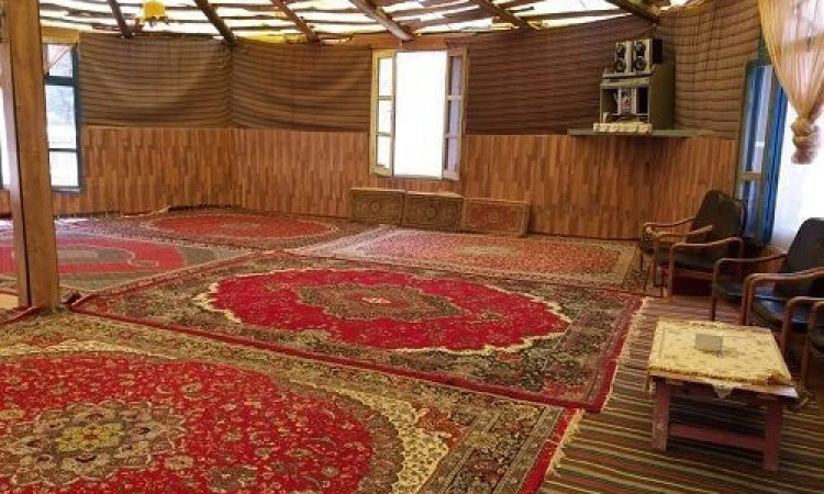 اقامتگاه شاه‌ عباسی کلیبر ( اتاق سنتی )