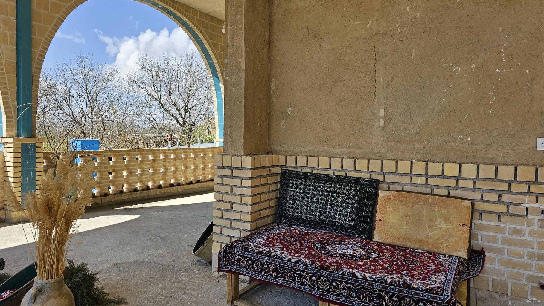 اقامتگاه سالیز ملایر ( واحد آرامش )