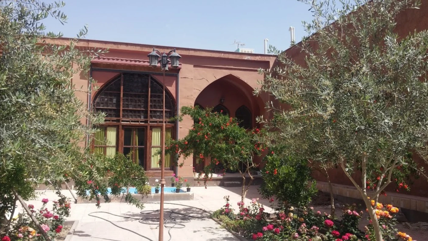 اقامتگاه نارگل اصفهان (اتاق 2)