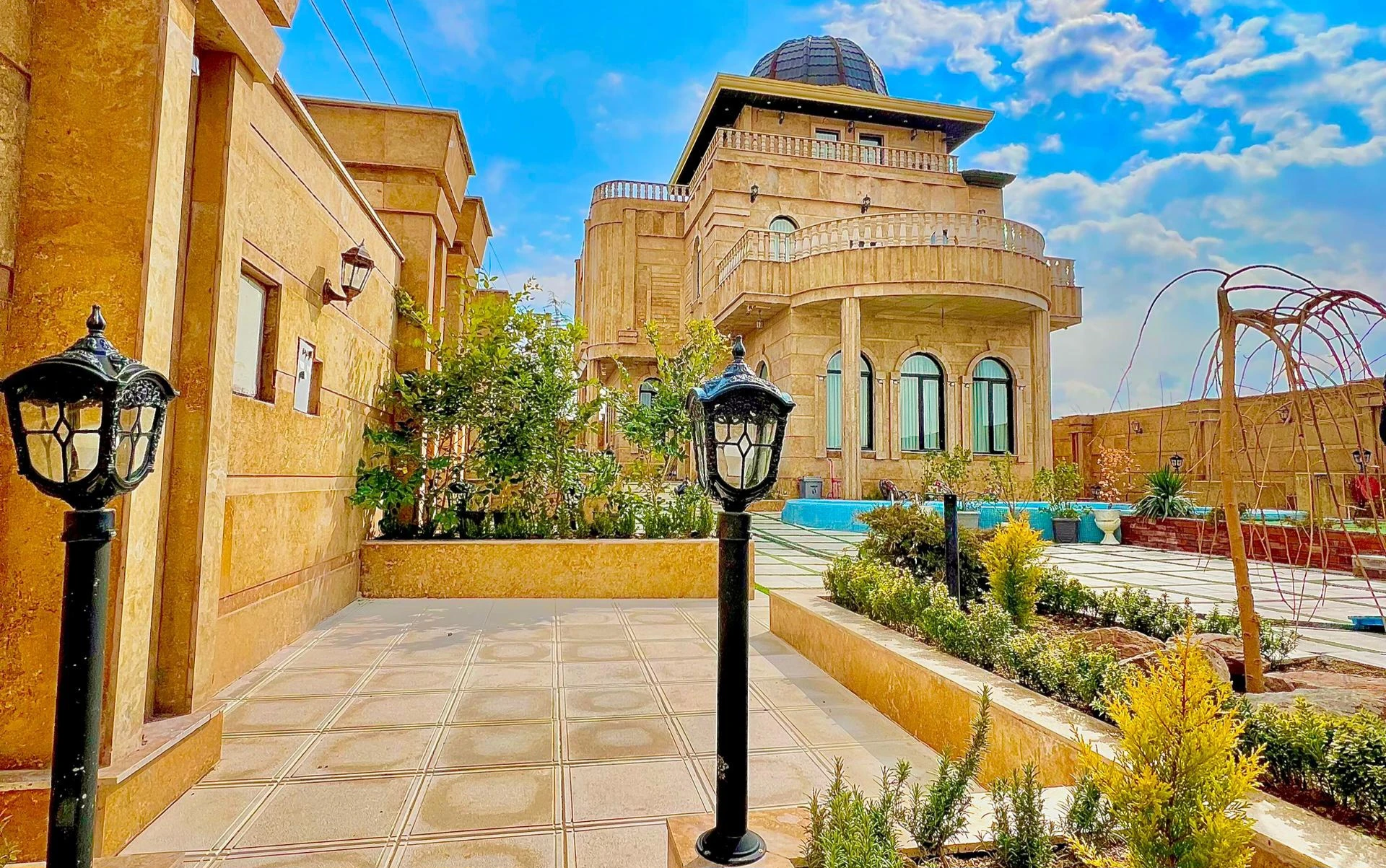ویلا عمارت تریپلکس رودهن ٤ خواب استخردار